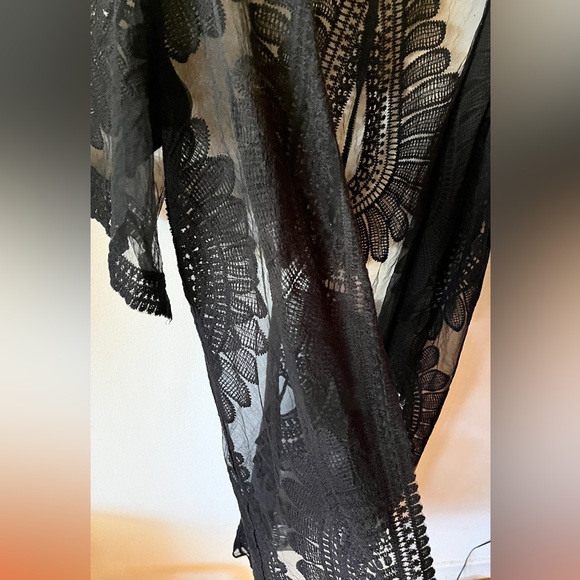 Cotton thread embroidered sheer tunic/robe - Picture 4 of 4